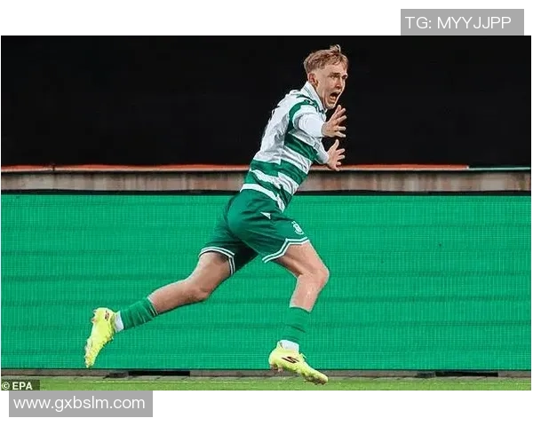 爱尔兰足球帅哥球星崭露头角成国际赛场新宠引热议